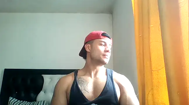 Snapshot of davidcr89 chatting on March 12, 7:36 pm davidcr89 online show from March 12, 7:36 pm