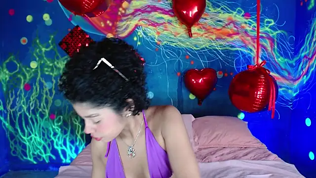 Snapshot of lucie_petite chatting on September 20, 6:46 pm lucie petite online show from September 20, 6:46 pm
