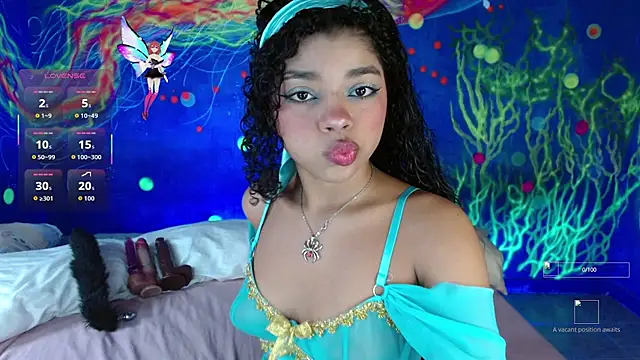 lucie petite online show from November 29, 6:52 pm