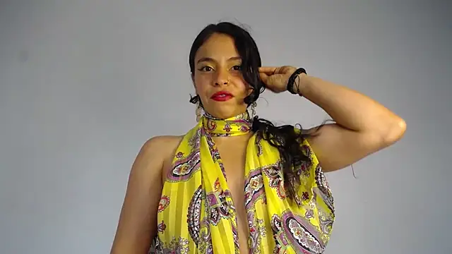 lana roman online show from December 3, 8:30 pm