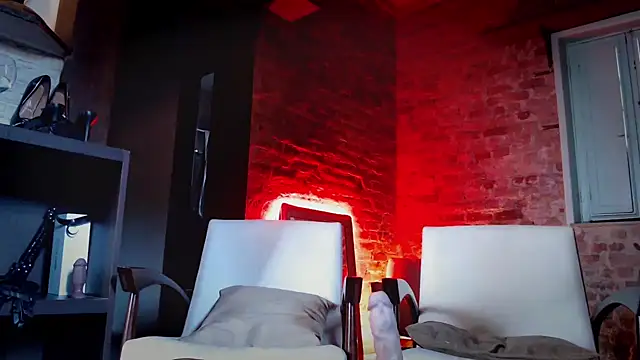 Snapshot of MistressLacey chatting on October 12, 1:12 pm MistressLacey online show from October 12, 1:12 pm
