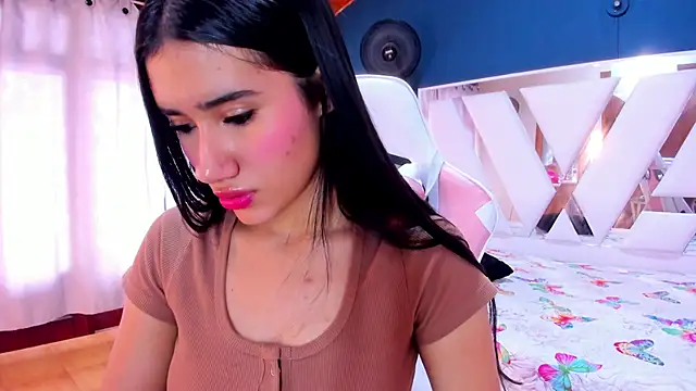 Snapshot of Alondra_Cutie chatting on March 18, 6:28 pm Alondra Cutie online show from March 18, 6:28 pm