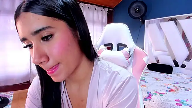 Snapshot of Alondra_Cutie chatting on March 22, 9:21 pm Alondra Cutie online show from March 22, 9:21 pm