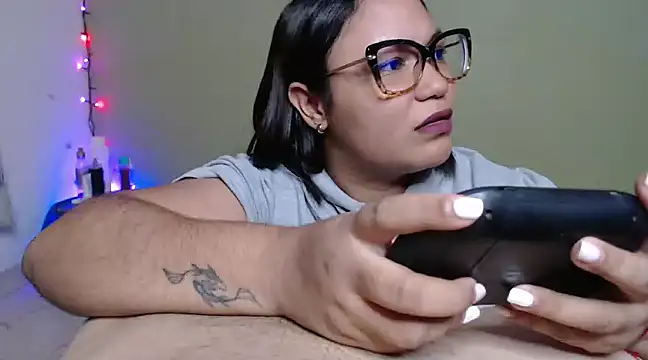 Snapshot of sweetlatin01 chatting on January 24, 12:52 am sweetlatin01 online show from January 24, 12:52 am