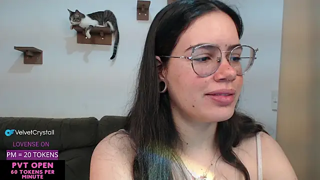 Snapshot of crystalll_room chatting on September 20, 5:45 am crystalll room online show from September 20, 5:45 am