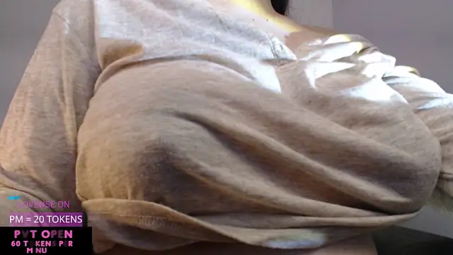 Snapshot of crystalll_room chatting on October 11, 6:36 am crystalll room online show from October 11, 6:36 am