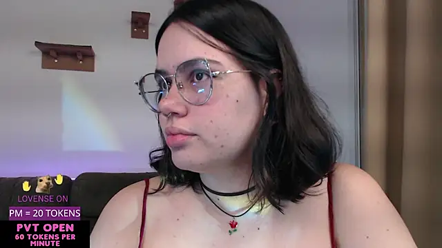crystalll room online show from May 14, 12:51 am