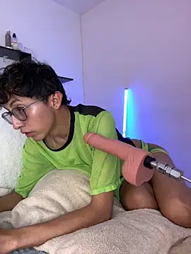 Snapshot of darkdesire_01 chatting on October 29, 2:32 am darkdesire 01 online show from October 29, 2:32 am