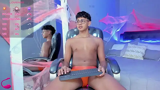 Dawn16  online show from October 25, 9:15 pm