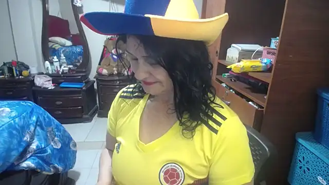Snapshot of jazmin_mature_ chatting on June 14, 1:01 pm jazmin mature online show from June 14, 1:01 pm