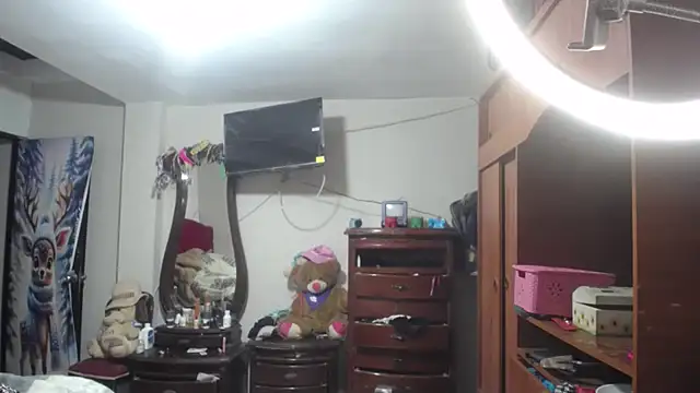 jazmin mature  online show from December 22, 3:01 pm