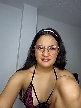 Snapshot of baaby-miiaa chatting on February 27, 3:18 am baaby-miiaa online show from February 27, 3:18 am