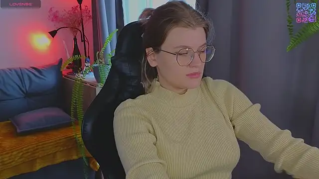  JessieVibes online show from May 7, 1:36 pm