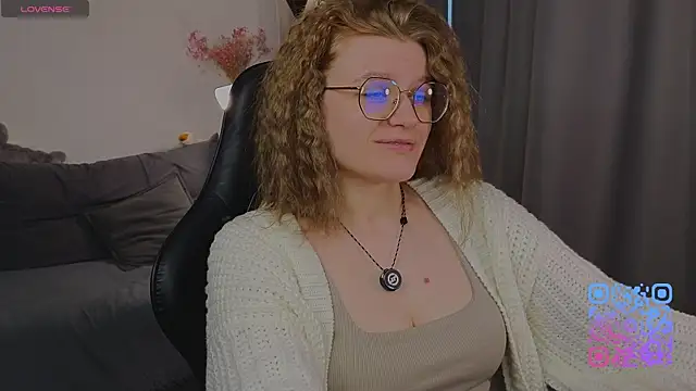 Snapshot of _JessieVibes chatting on July 7, 1:36 pm JessieVibes online show from July 7, 1:36 pm