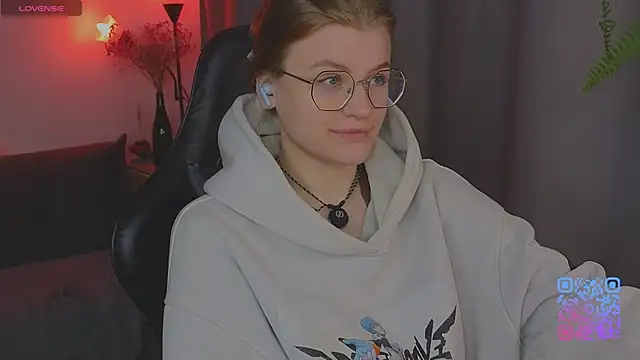  JessieVibes online show from May 26, 1:20 pm
