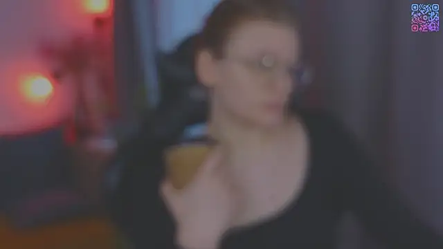  JessieVibes online show from April 28, 2:10 pm