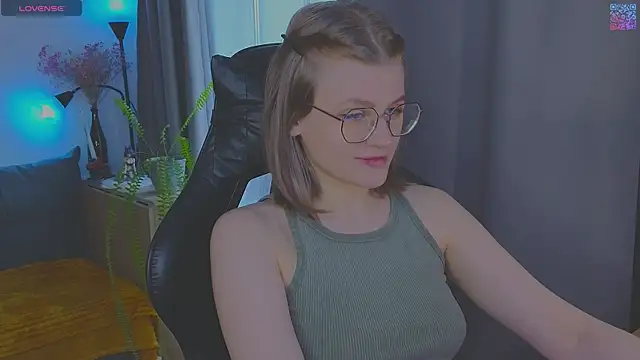  JessieVibes online show from April 21, 1:39 pm