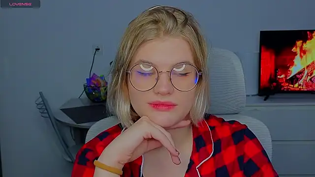  JessieVibes online show from February 13, 4:39 pm