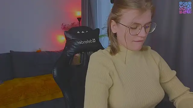  JessieVibes online show from April 30, 2:24 pm