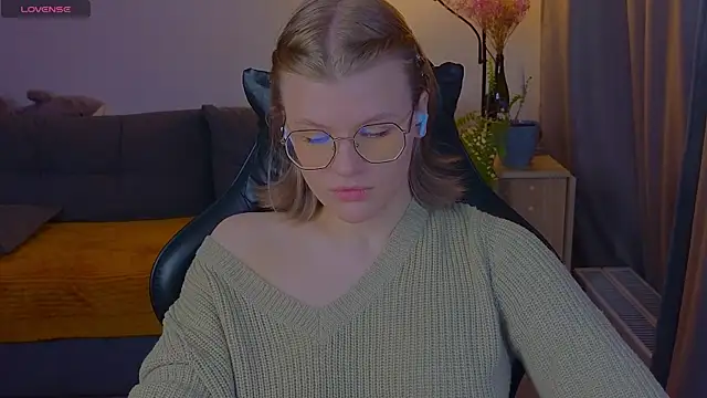  JessieVibes online show from April 3, 1:39 pm