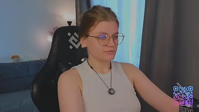 Snapshot of _JessieVibes chatting on June 16, 2:17 pm JessieVibes online show from June 16, 2:17 pm