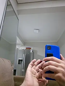 Snapshot of uberdot chatting on October 18, 9:39 pm uberdot online show from October 18, 9:39 pm