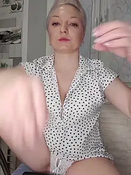 Snapshot of Anesteishen chatting on November 20, 5:08 am Anesteishen online show from November 20, 5:08 am