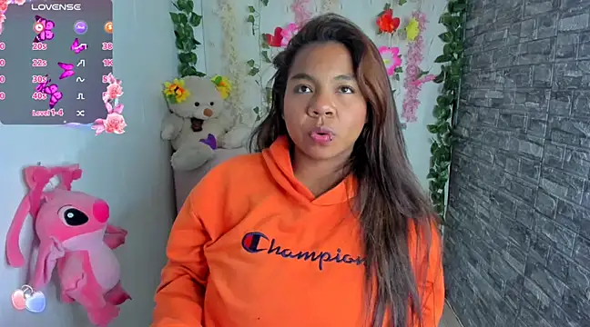 Snapshot of naty_jhonsom_ chatting on March 10, 7:44 am naty jhonsom online show from March 10, 7:44 am