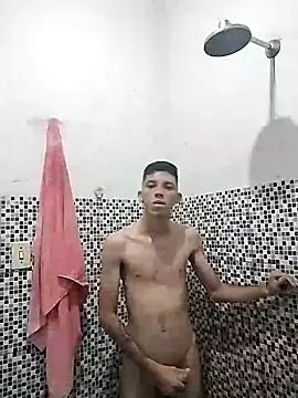 welitonzz28 online show from May 12, 10:27 pm