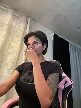 Snapshot of Rosariolovex chatting on February 22, 12:40 pm Rosariolovex online show from February 22, 12:40 pm