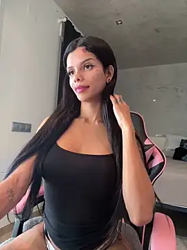 Snapshot of Rosariolovex chatting on February 19, 4:00 pm Rosariolovex online show from February 19, 4:00 pm