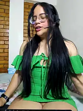 Snapshot of katrina29 chatting on October 17, 12:47 am katrina29 online show from October 17, 12:47 am