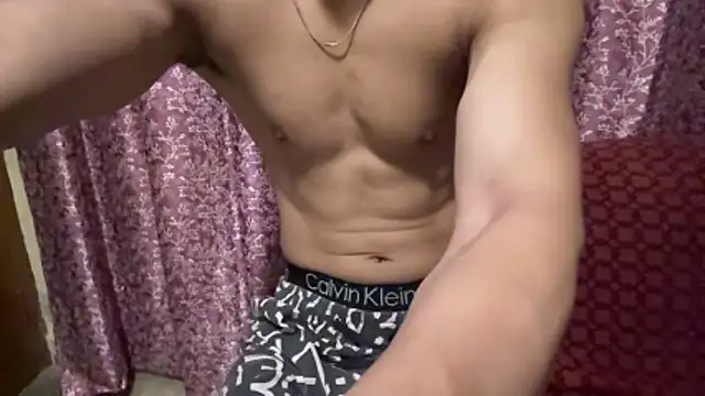 hot hunk boy online show from June 5, 8:09 am