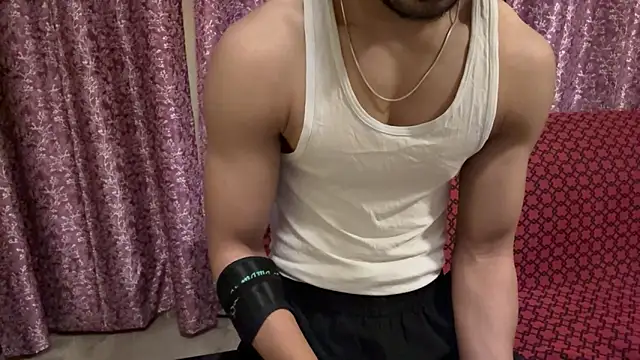 hot hunk boy online show from February 10, 9:52 am