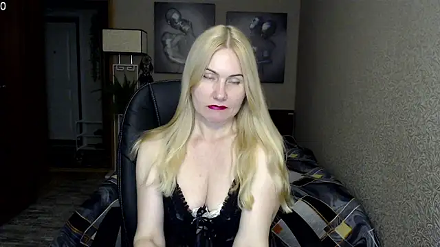 Snapshot of _Mire11a69 chatting on February 15, 5:28 pm Mire11a69 online show from February 15, 5:28 pm