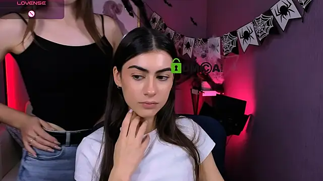 Snapshot of flora_ri chatting on October 29, 10:25 am flora ri online show from October 29, 10:25 am