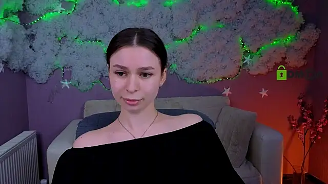 Snapshot of flora_ri chatting on April 24, 9:33 am flora ri online show from April 24, 9:33 am