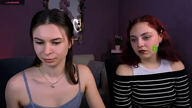 Snapshot of flora_ri chatting on January 7, 10:20 am flora ri online show from January 7, 10:20 am