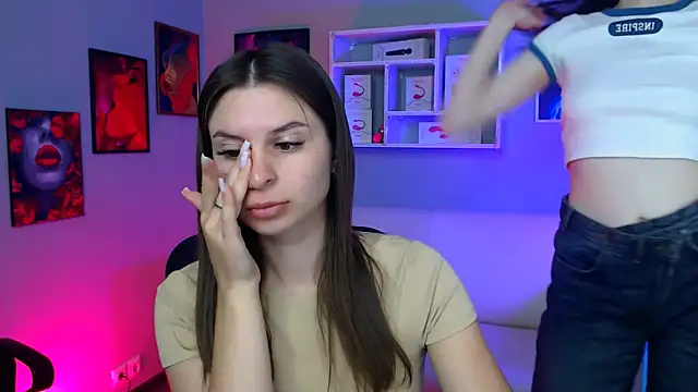 Snapshot of flora_ri chatting on September 28, 9:16 am flora ri online show from September 28, 9:16 am