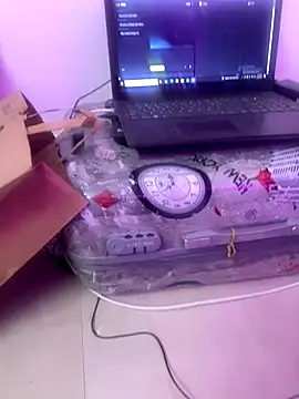 Snapshot of YourSuperTanya chatting on October 25, 6:34 am YourSuperTanya online show from October 25, 6:34 am