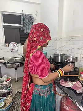 YourSuperTanya online show from February 9, 7:45 pm