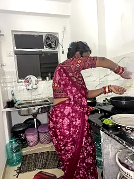 Snapshot of YourSuperTanya chatting on December 1, 3:13 pm YourSuperTanya online show from December 1, 3:13 pm