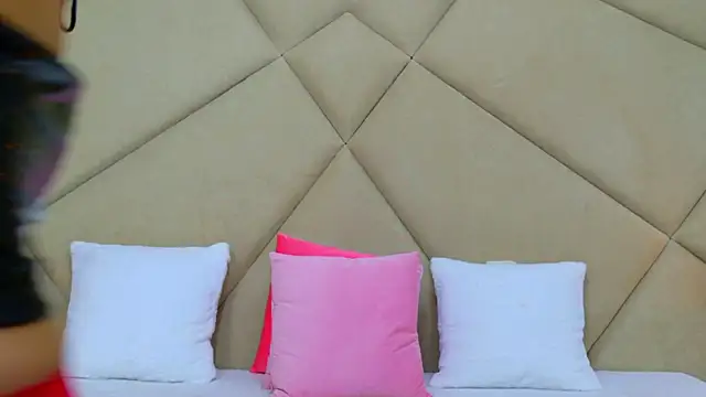 ChloeFrost online show from May 13, 5:14 am