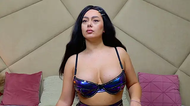 Snapshot of ChloeFrost chatting on November 17, 6:06 am ChloeFrost online show from November 17, 6:06 am