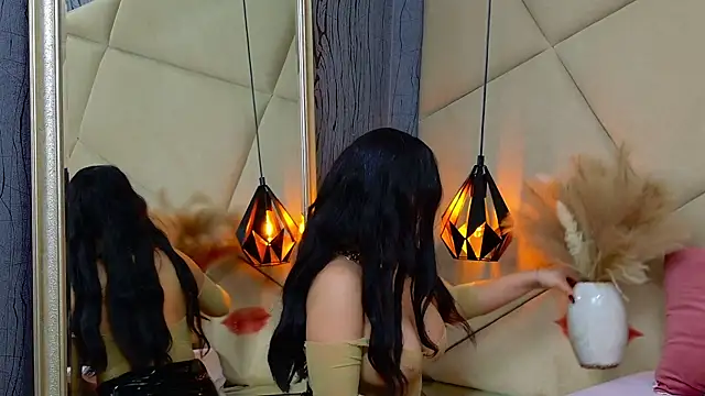 Snapshot of ChloeFrost chatting on November 23, 6:01 am ChloeFrost online show from November 23, 6:01 am