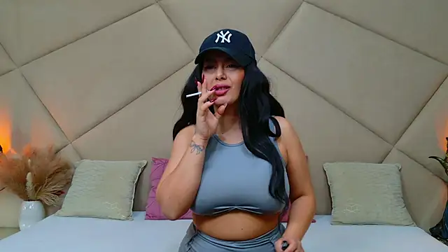 Snapshot of ChloeFrost chatting on October 25, 5:17 am ChloeFrost online show from October 25, 5:17 am