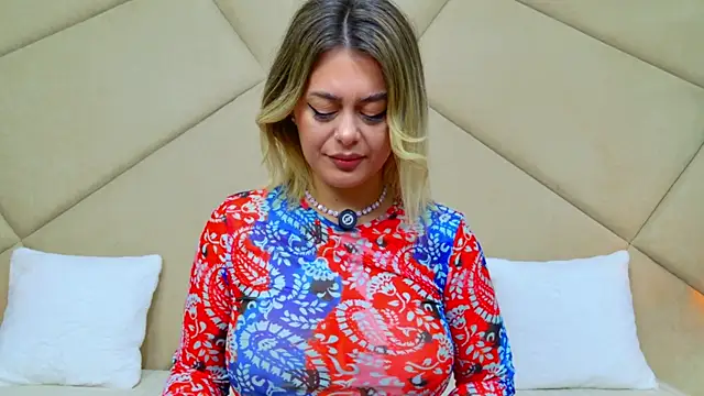 ChloeFrost online show from May 29, 5:13 am