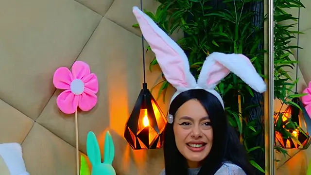 ChloeFrost online show from April 4, 5:25 am