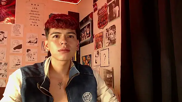 Snapshot of Mickey_Magic chatting on March 14, 6:32 am Mickey Magic online show from March 14, 6:32 am