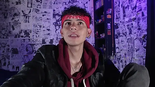 Snapshot of Mickey_Magic chatting on November 21, 7:02 pm Mickey Magic online show from November 21, 7:02 pm